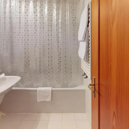Belvair 21 Apartment